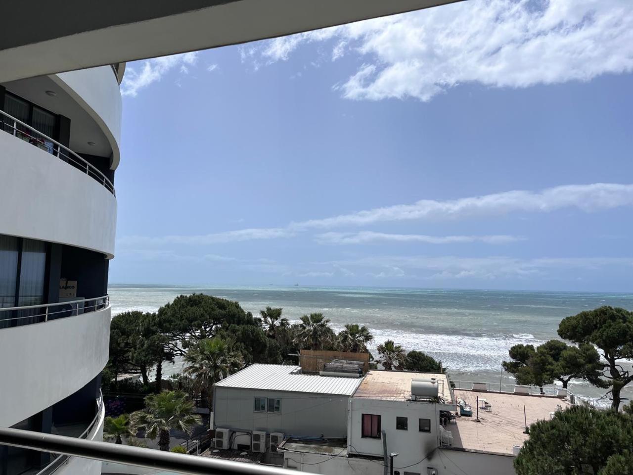 Hill Side Suite 4 By Ps Appartement Durrës